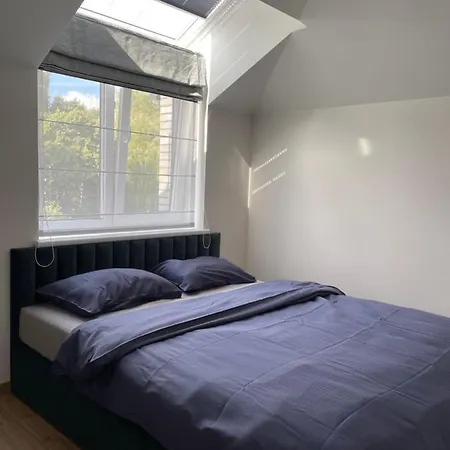 Modern New-build Apt, Managed By Rentifor 아파트