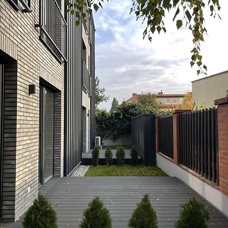 Butas Modern New-build Apt, Managed By Rentifor *