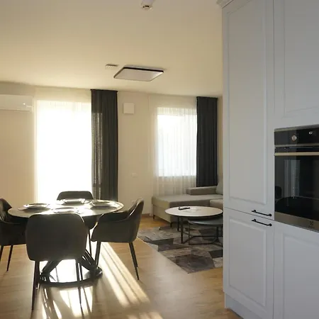 Modern New-build Apt, Managed By Rentifor Apartment