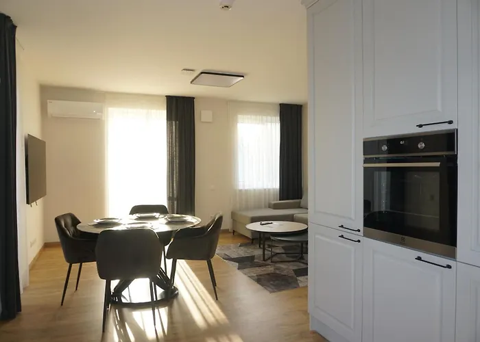 Modern New-build Apt, Managed By Rentifor アパート